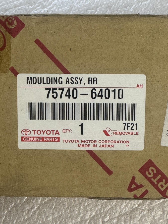 Молдинг TOYOTA Corolla Verso R10 7574064010