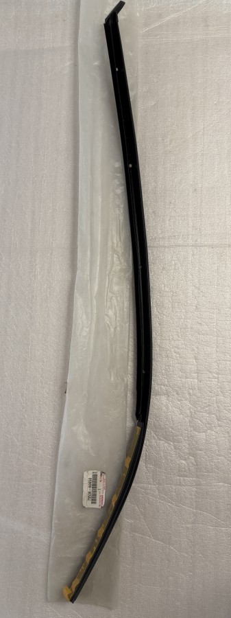 Молдинг ветрового стекла toyota LC 100 7553460050