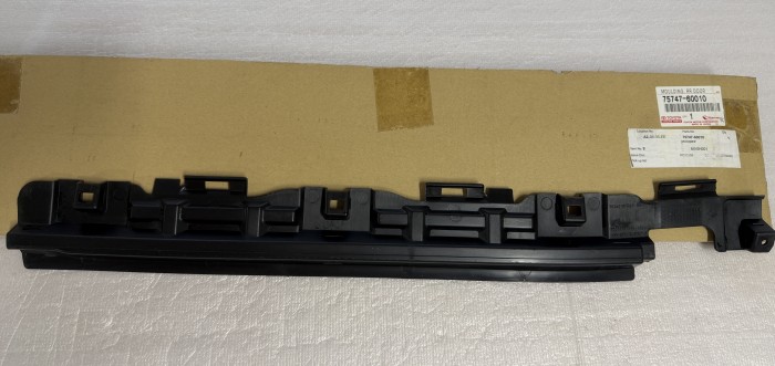 Молдинг Lexus GX470 7574760010